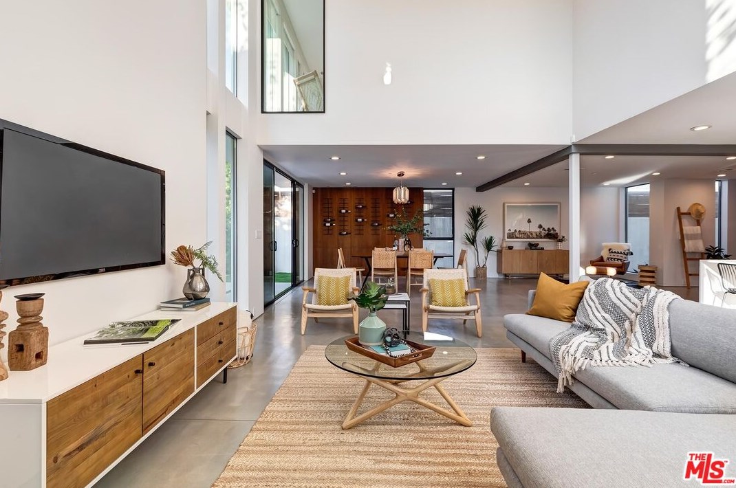 8899 Hubbard St, Los Angeles CA  90232-2401 exterior