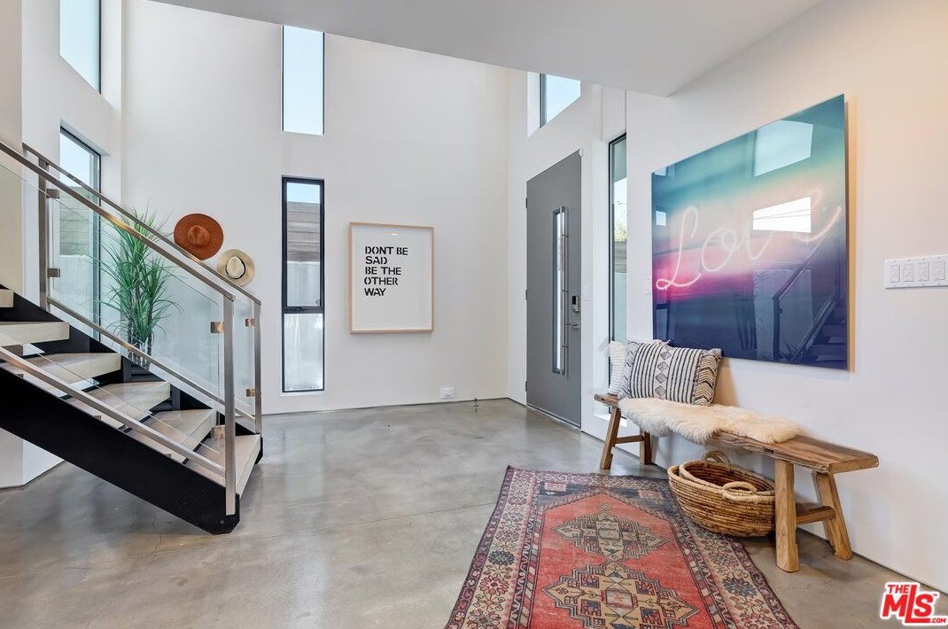 8899 Hubbard St, Los Angeles CA  90232-2401 exterior