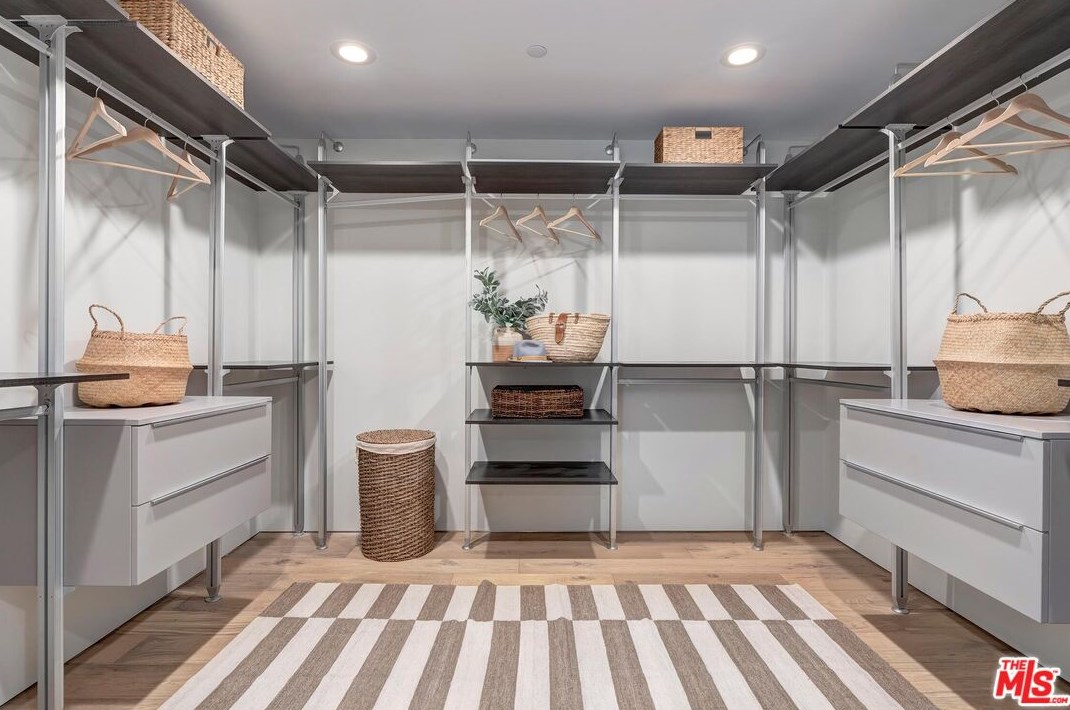 8899 Hubbard St, Los Angeles CA  90232-2401 exterior