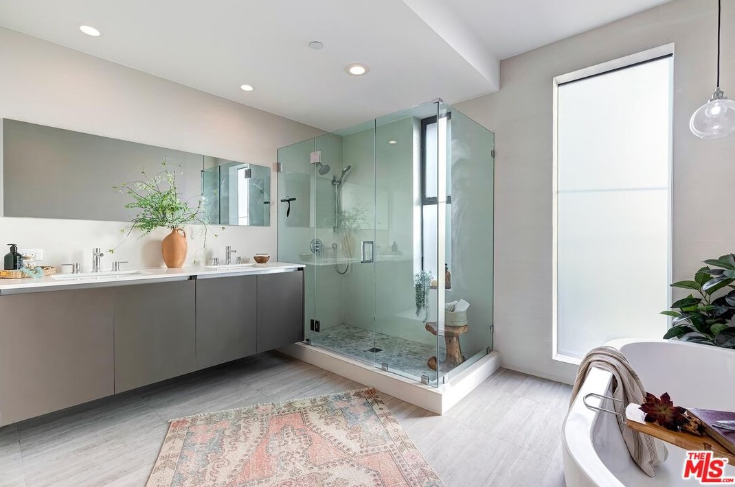 8899 Hubbard St, Los Angeles CA  90232-2401 exterior