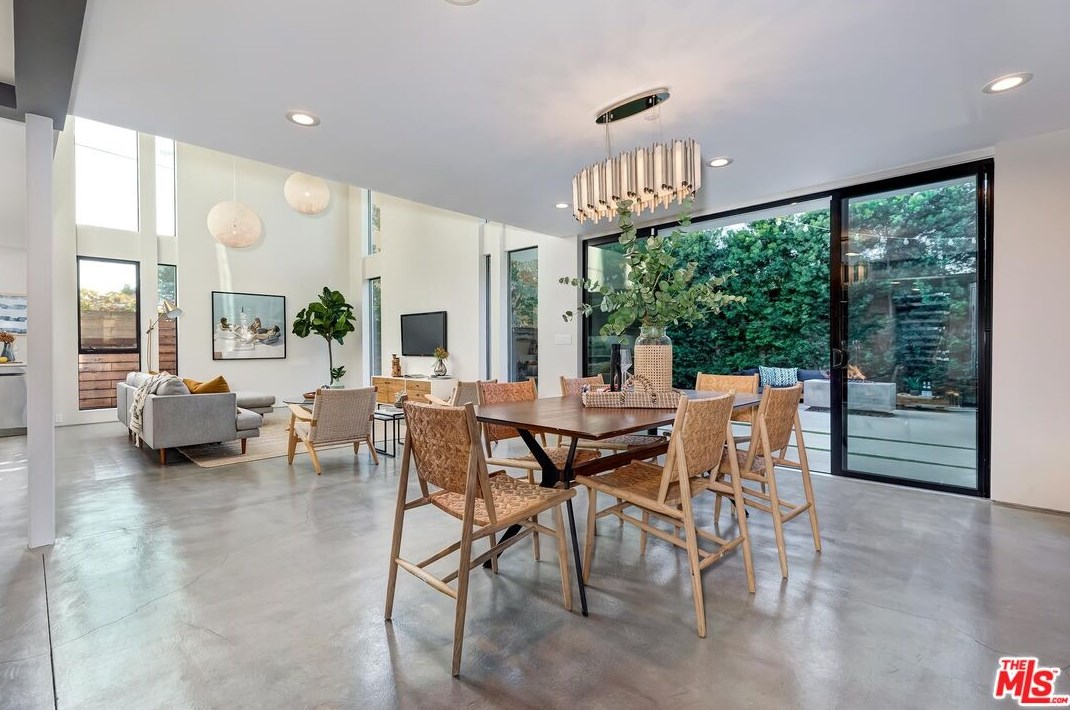 8899 Hubbard St, Los Angeles CA  90232-2401 exterior