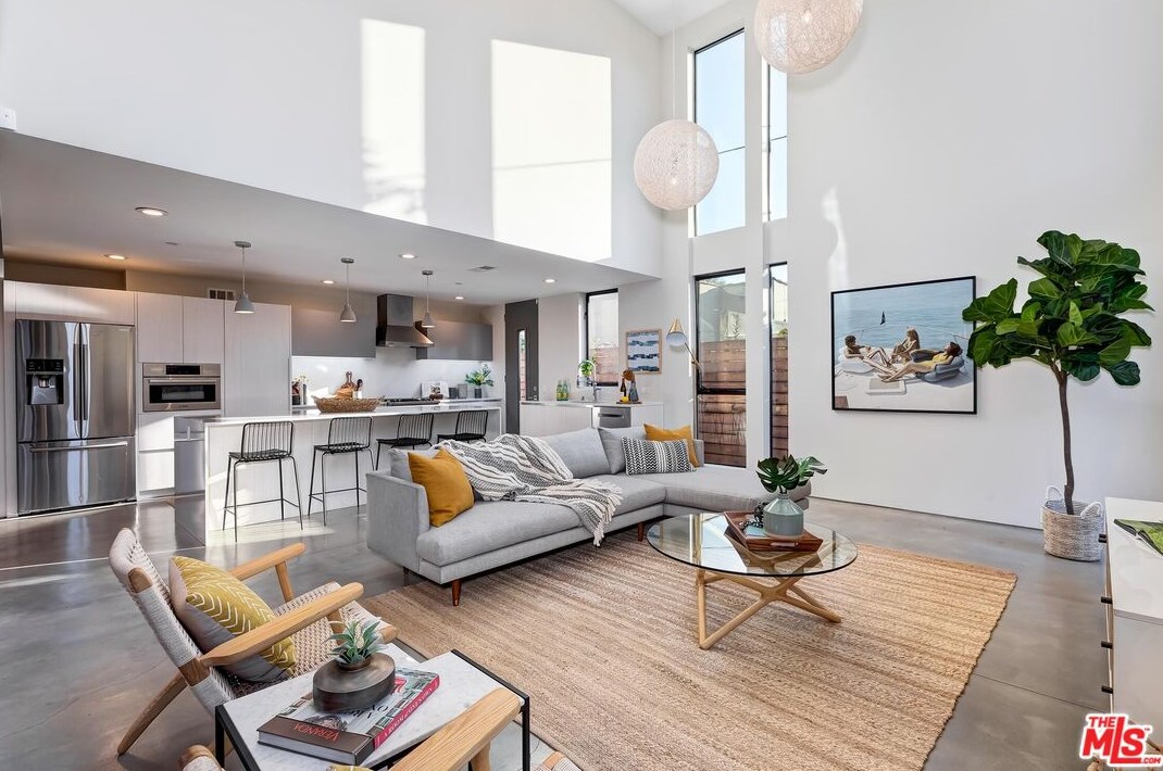 8899 Hubbard St, Los Angeles CA  90232-2401 exterior