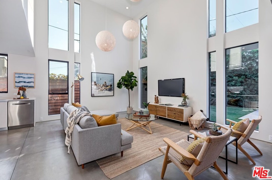 8899 Hubbard St, Los Angeles CA  90232-2401 exterior