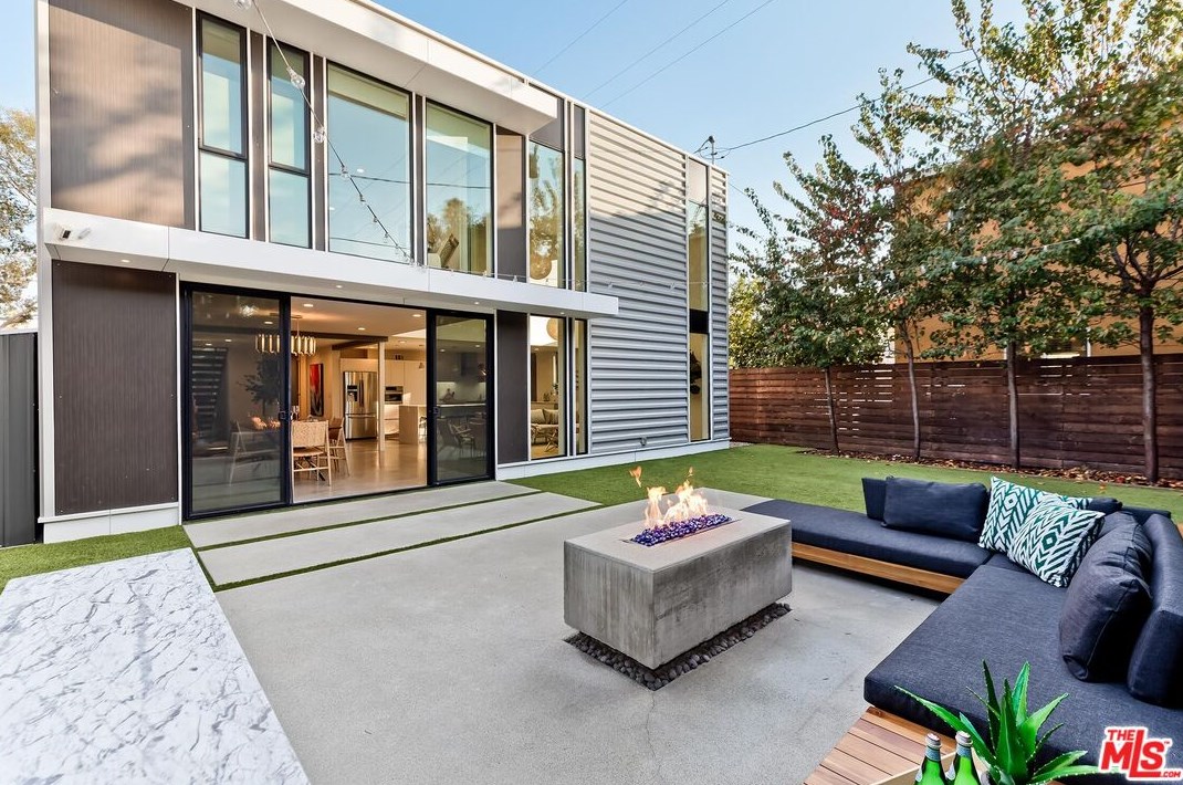 8899 Hubbard St, Los Angeles CA  90232-2401 exterior