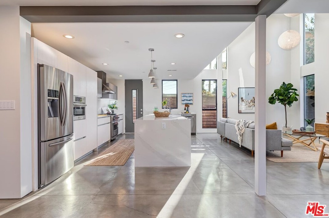 8899 Hubbard St, Los Angeles CA  90232-2401 exterior