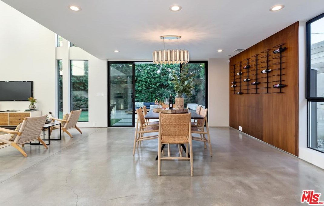 8899 Hubbard St, Los Angeles CA  90232-2401 exterior