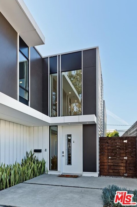 8899 Hubbard St, Los Angeles CA  90232-2401 exterior