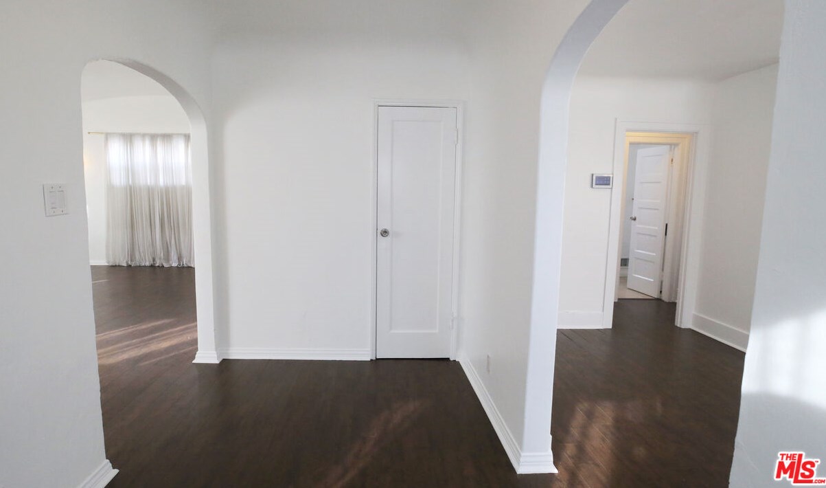5108 7th Ave, Los Angeles CA  90043-4843 exterior