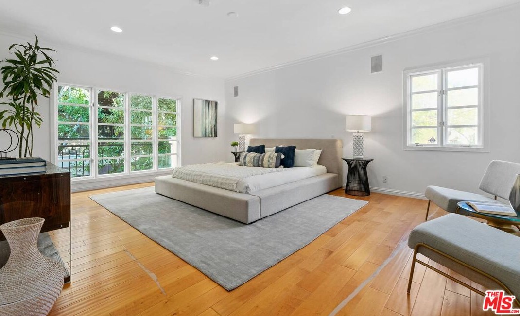 10759 Ashton Ave, Los Angeles CA 90024-5047 exterior