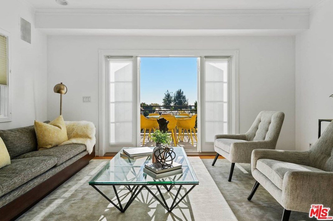 10759 Ashton Ave, Los Angeles CA 90024-5047 exterior