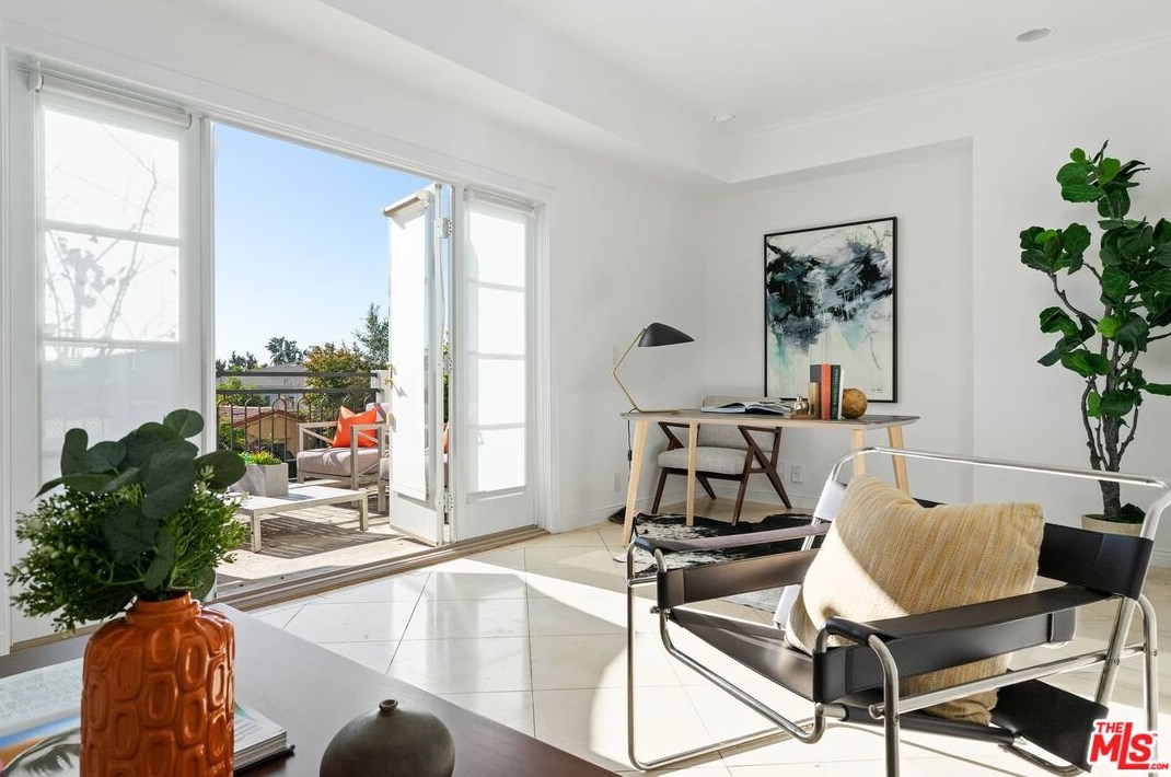 10759 Ashton Ave, Los Angeles CA 90024-5047 exterior