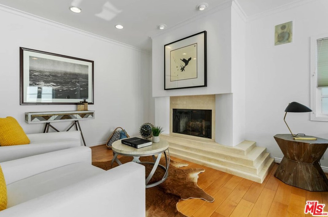 10759 Ashton Ave, Los Angeles CA 90024-5047 exterior