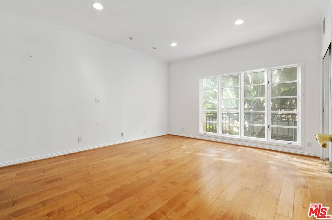 10759 Ashton Ave, Los Angeles CA 90024-5047 exterior