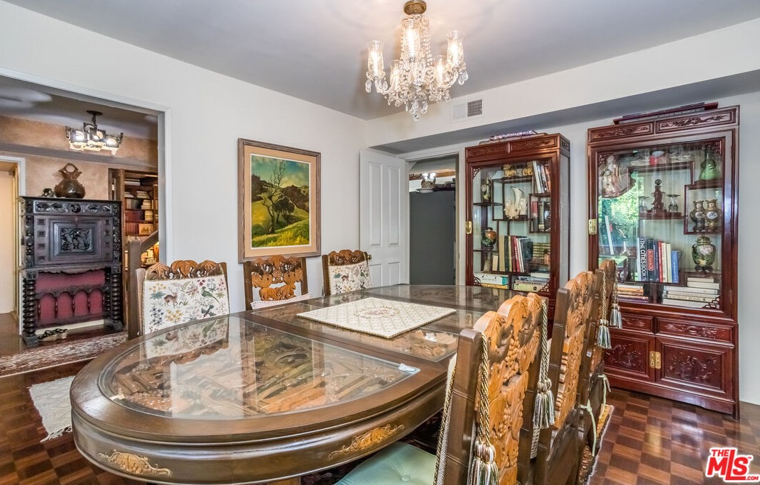 10825 Savona Rd, Los Angeles CA  90077-2306 exterior