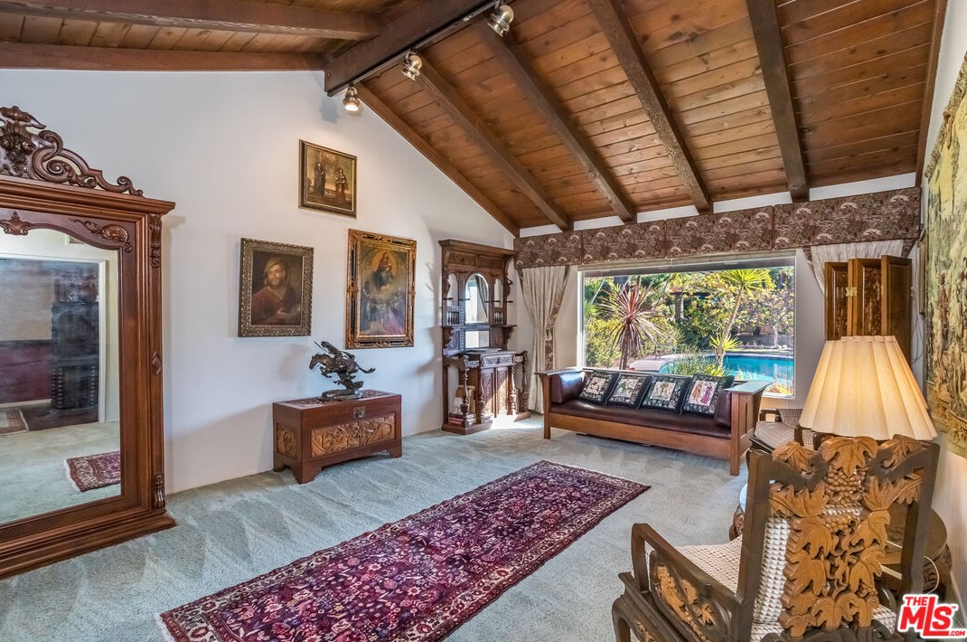 10825 Savona Rd, Los Angeles CA  90077-2306 exterior