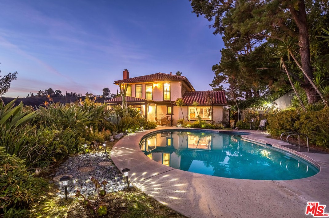 10825 Savona Rd, Los Angeles CA  90077-2306 exterior