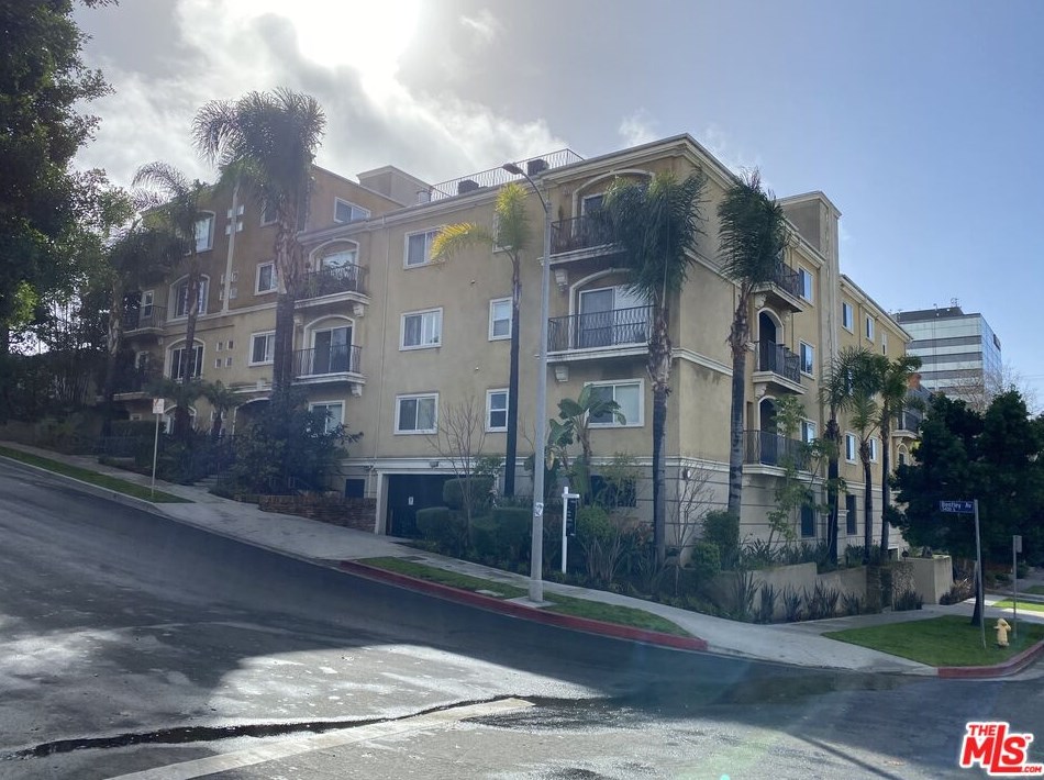 3401 Bentley Ave, Los Angeles CA  90034-2059 exterior