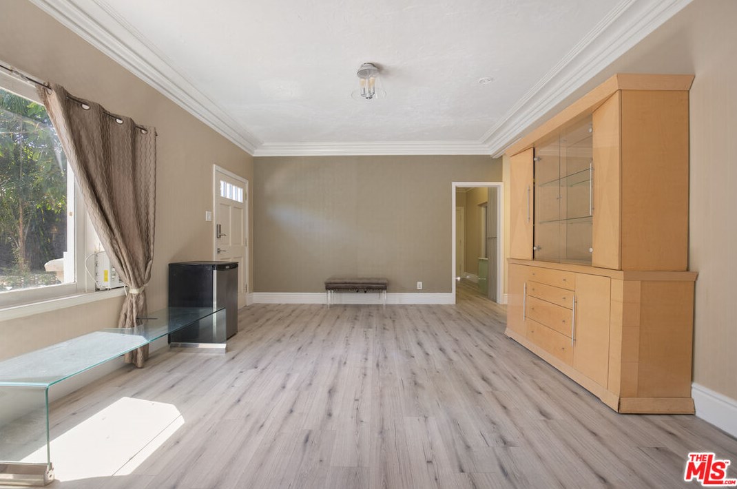 7301 Fountain Ave, Los Angeles CA  90046-5611 exterior