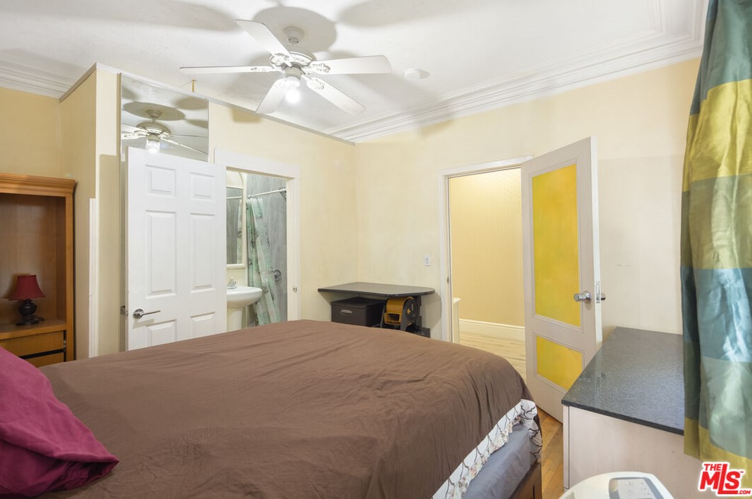 7301 Fountain Ave, Los Angeles CA  90046-5611 exterior