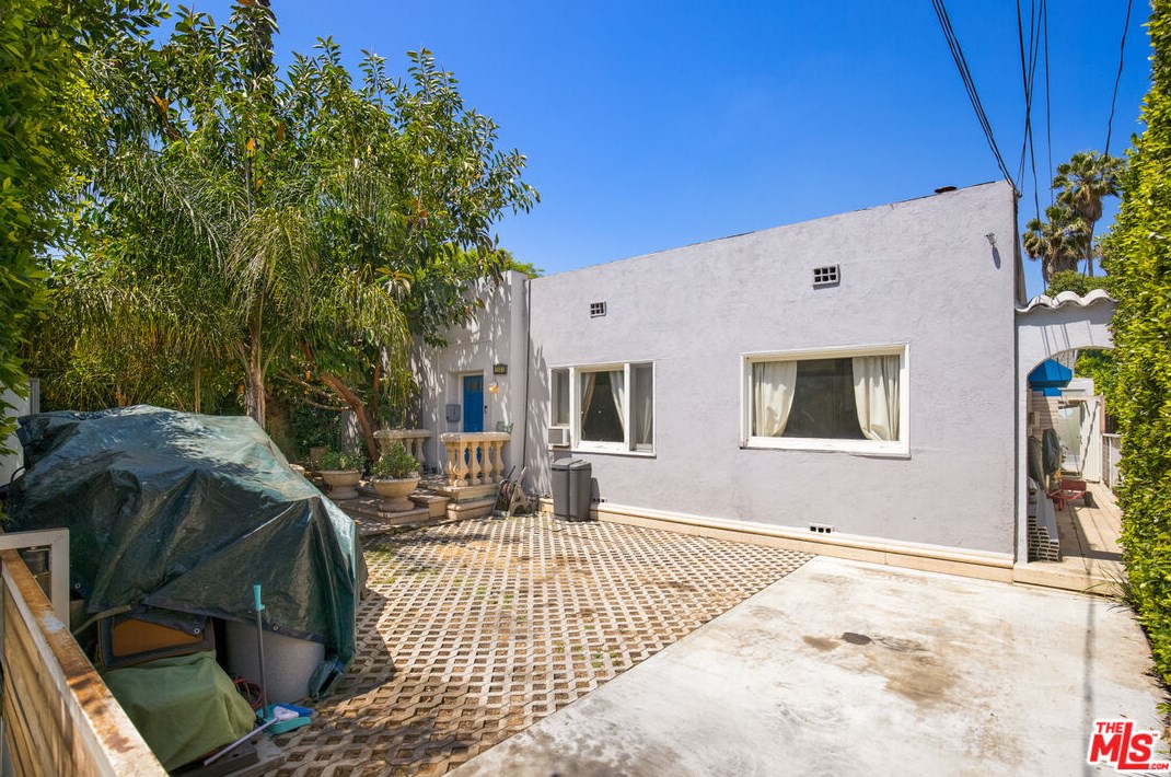 7301 Fountain Ave, Los Angeles CA  90046-5611 exterior