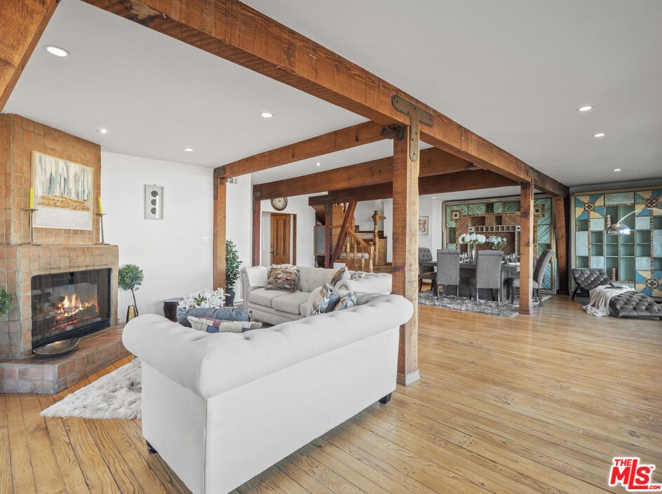 8888 Appian Way, Los Angeles CA  90046-7735 exterior