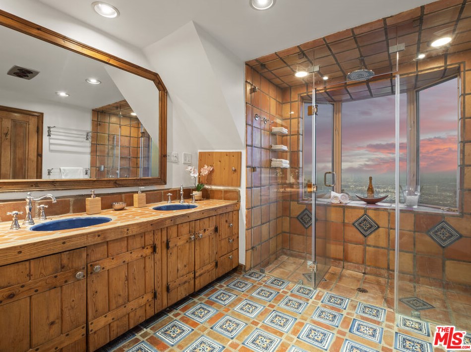 8888 Appian Way, Los Angeles CA  90046-7735 exterior
