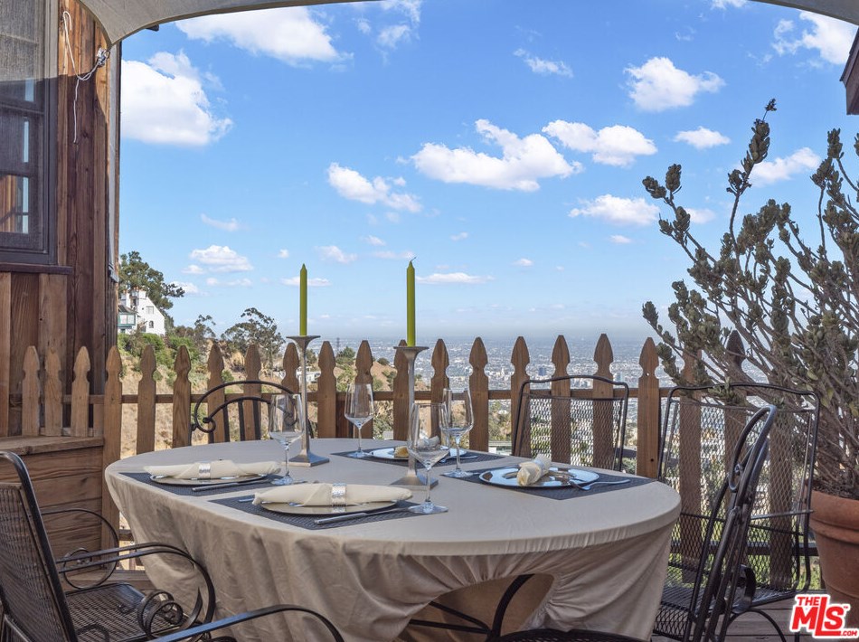 8888 Appian Way, Los Angeles CA  90046-7735 exterior