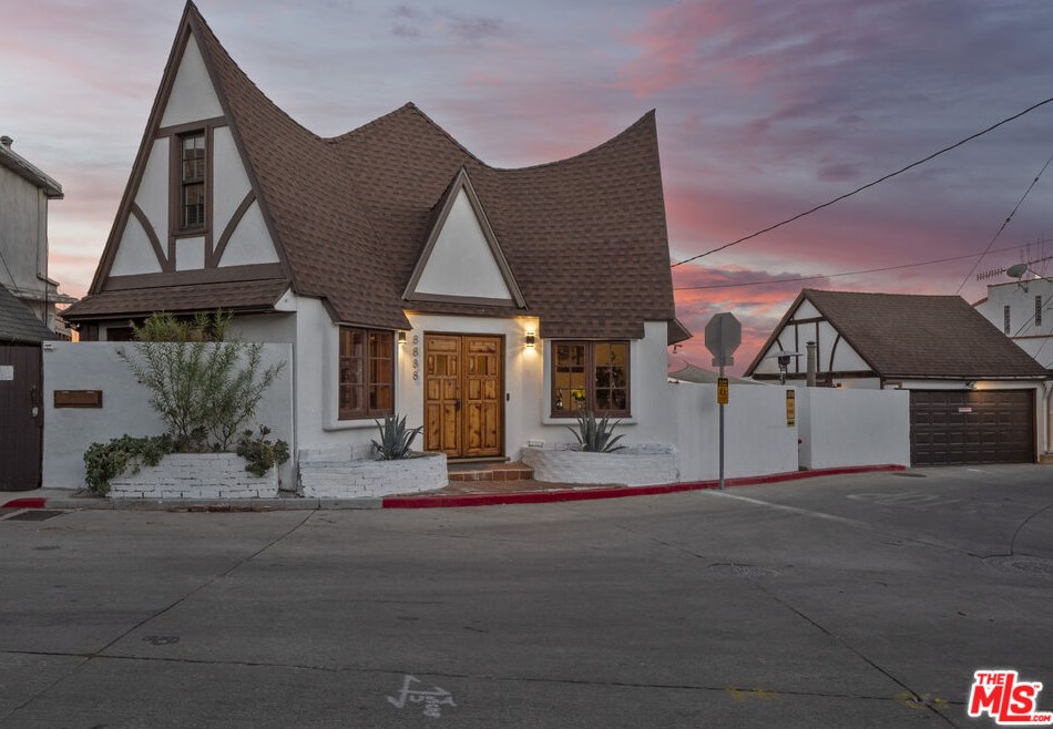 8888 Appian Way, Los Angeles CA  90046-7735 exterior