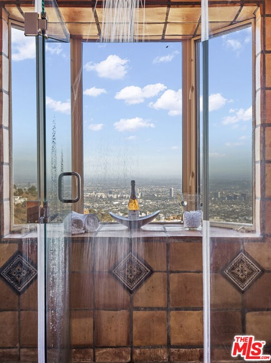 8888 Appian Way, Los Angeles CA  90046-7735 exterior