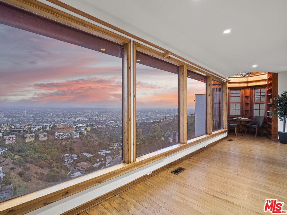 8888 Appian Way, Los Angeles CA  90046-7735 exterior