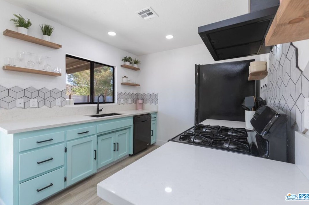 54610 Primavera Dr, Yucca Valley CA  92284-2386 exterior