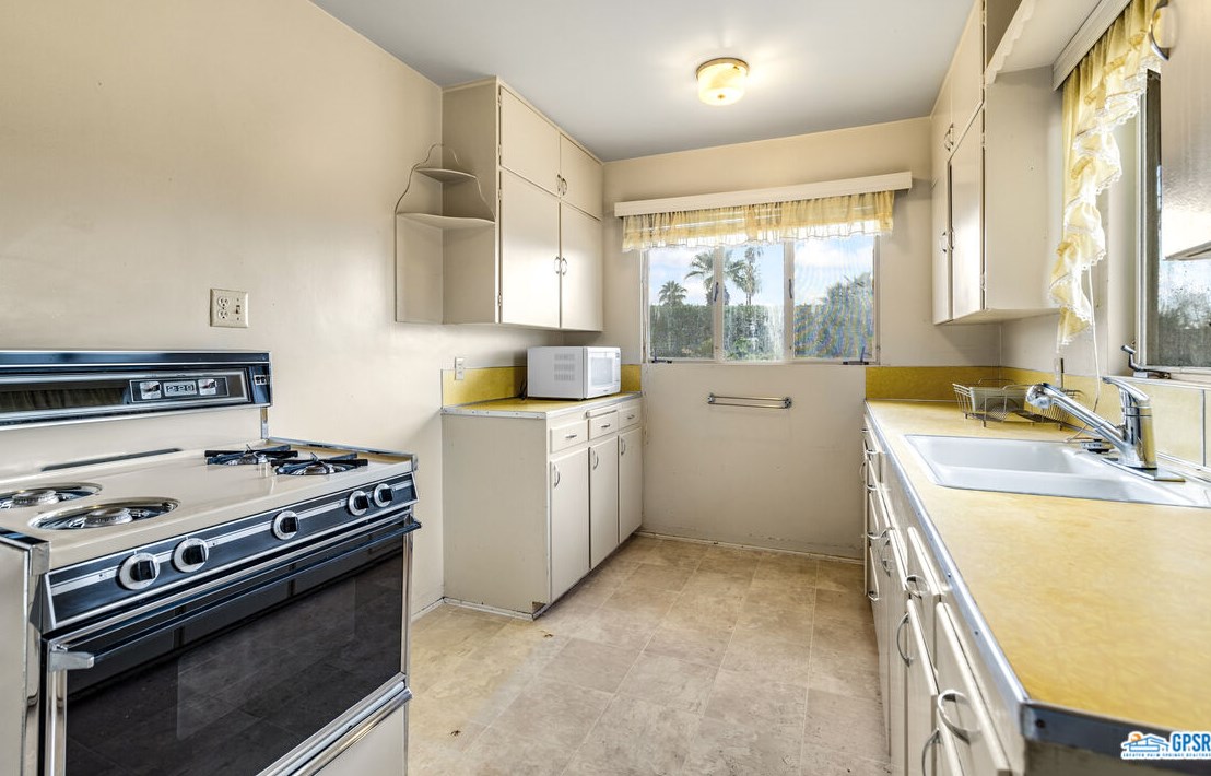 68433 San Jacinto Rd, Cathedral City CA  92234-7702 exterior