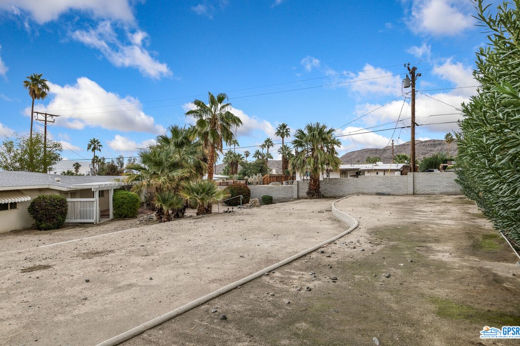 68433 San Jacinto Rd, Cathedral City CA  92234-7702 exterior