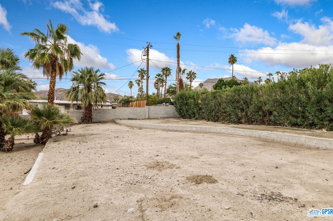 68433 San Jacinto Rd, Cathedral City CA  92234-7702 exterior