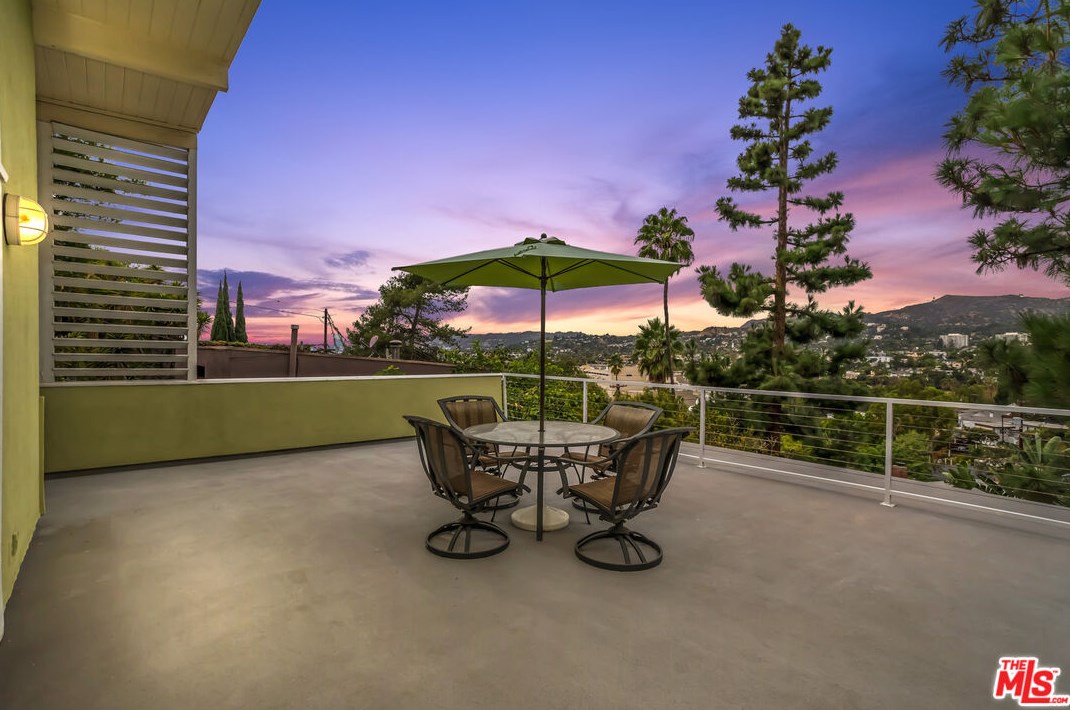 1722 Hollyvista Ave, Los Angeles CA  90027-4626 exterior