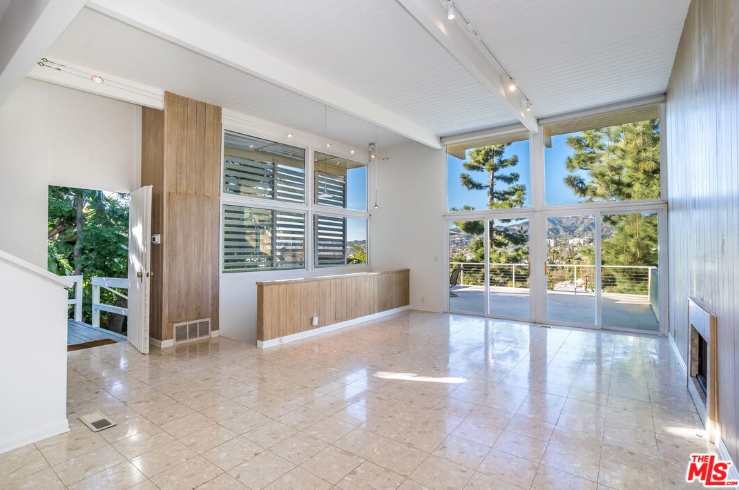 1722 Hollyvista Ave, Los Angeles CA  90027-4626 exterior