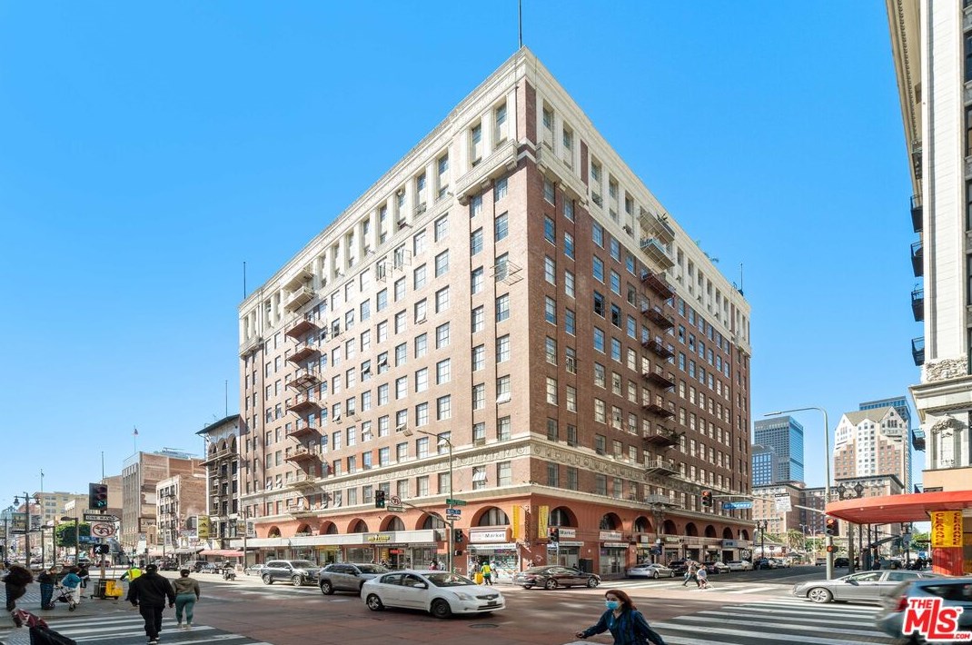 312 5th St, Los Angeles CA  90013-1758 exterior