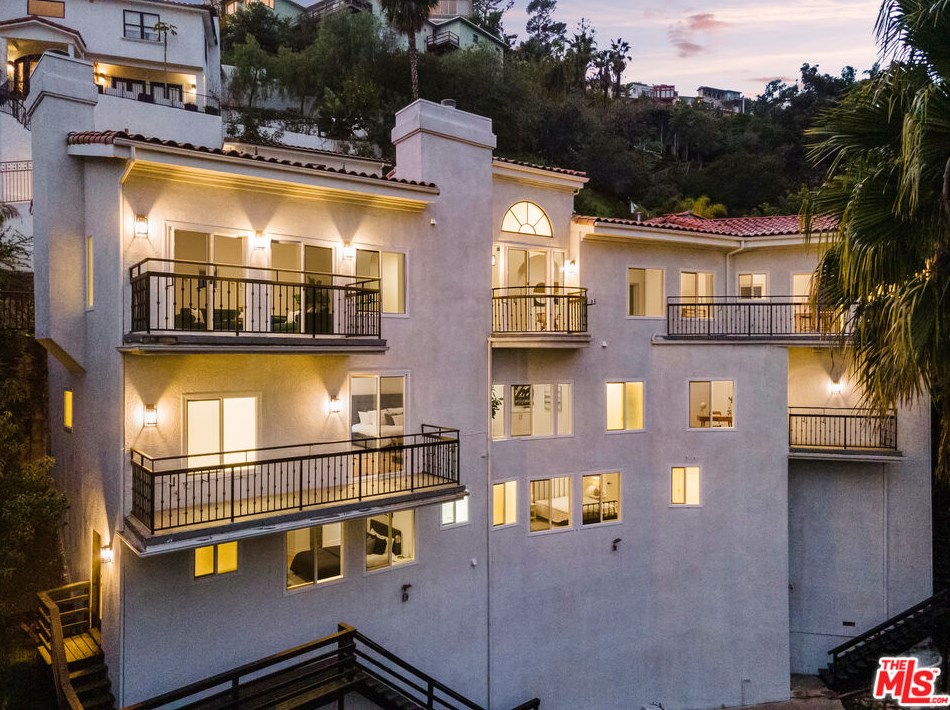 7004 La Presa Dr, Los Angeles CA  90068-3105 exterior