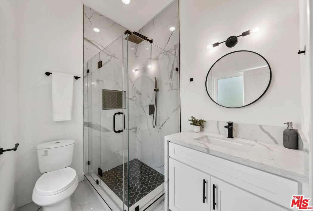 7004 La Presa Dr, Los Angeles CA  90068-3105 exterior