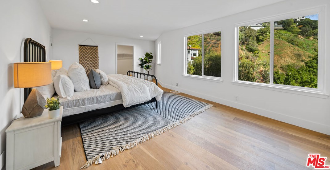 7004 La Presa Dr, Los Angeles CA  90068-3105 exterior