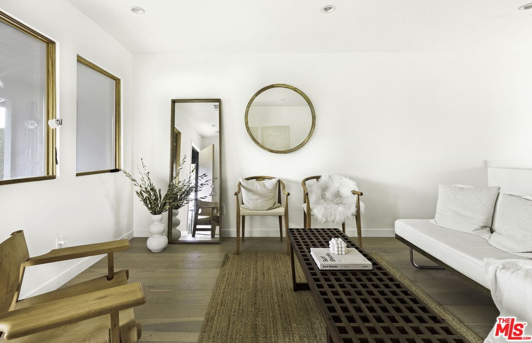 8511 Belford Ave, Los Angeles CA  90045-4315 exterior