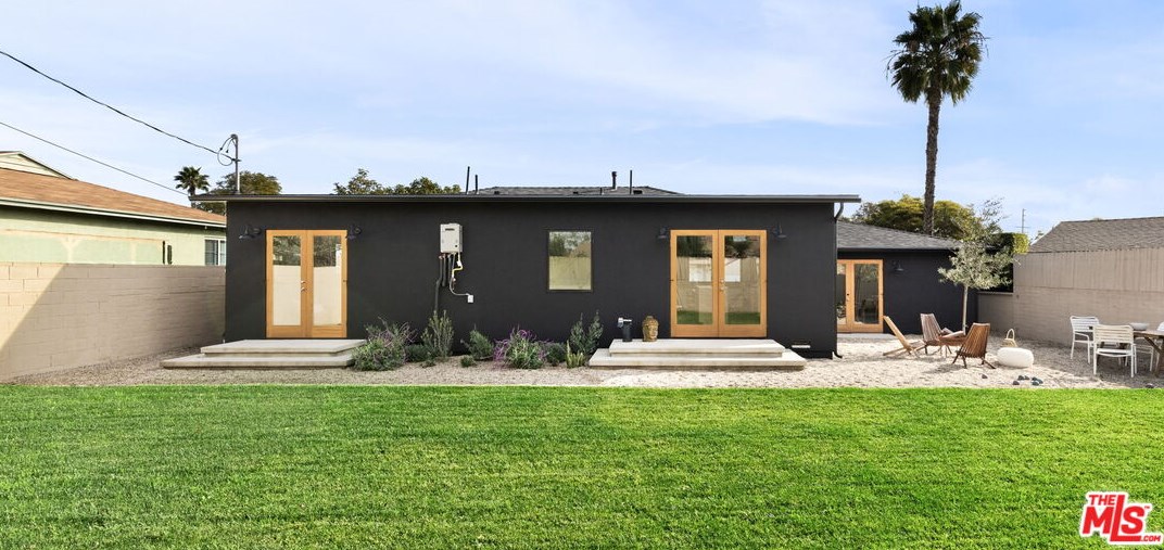 8511 Belford Ave, Los Angeles CA  90045-4315 exterior