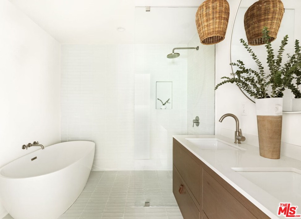 8511 Belford Ave, Los Angeles CA  90045-4315 exterior