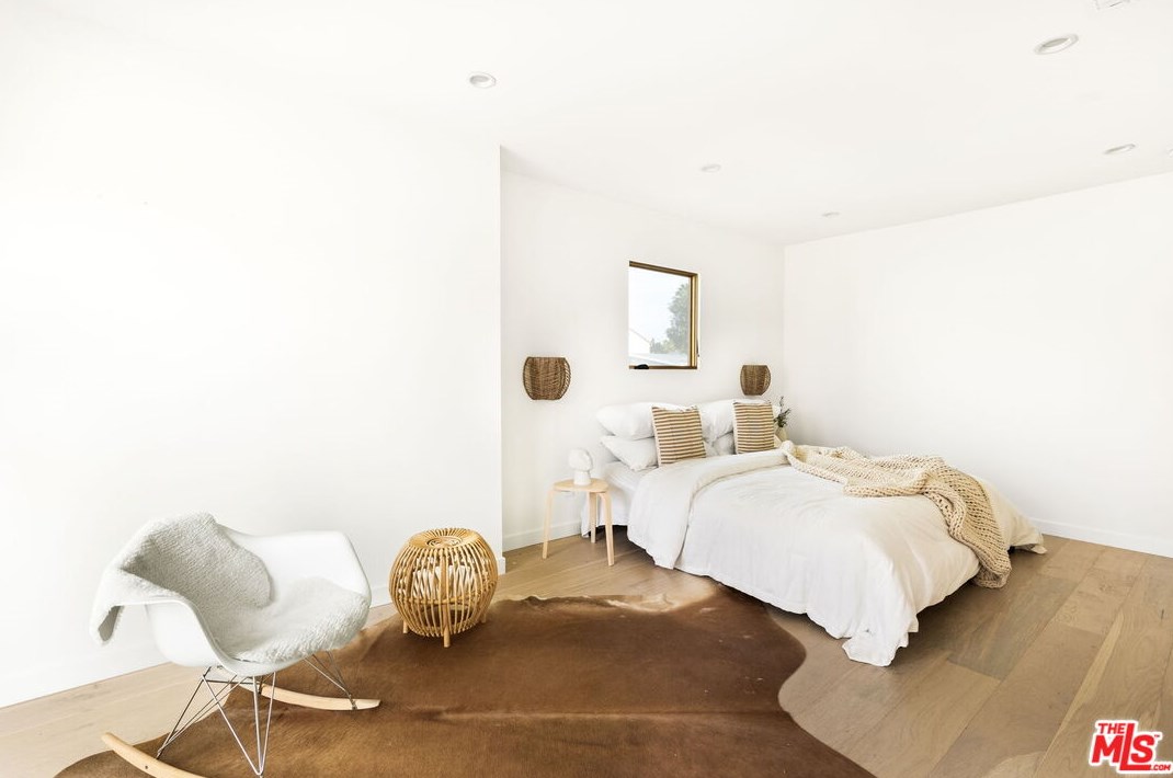 8511 Belford Ave, Los Angeles CA  90045-4315 exterior