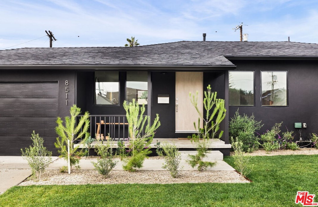 8511 Belford Ave, Los Angeles CA  90045-4315 exterior