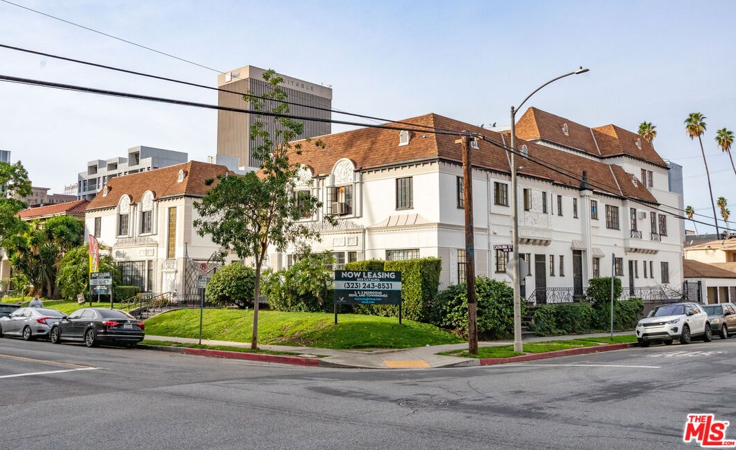 503 Catalina St, Los Angeles CA  90020-2206 exterior