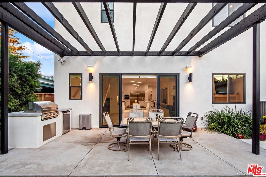4169 Mildred Ave, Los Angeles CA  90066-5721 exterior