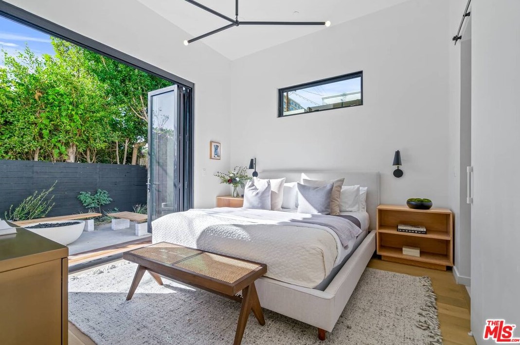 9004 Dicks St, Los Angeles CA  90069-4809 exterior