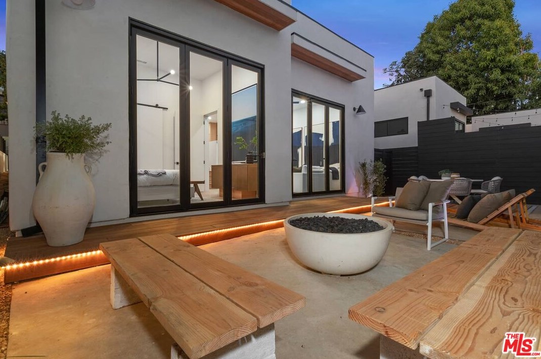 9004 Dicks St, Los Angeles CA  90069-4809 exterior