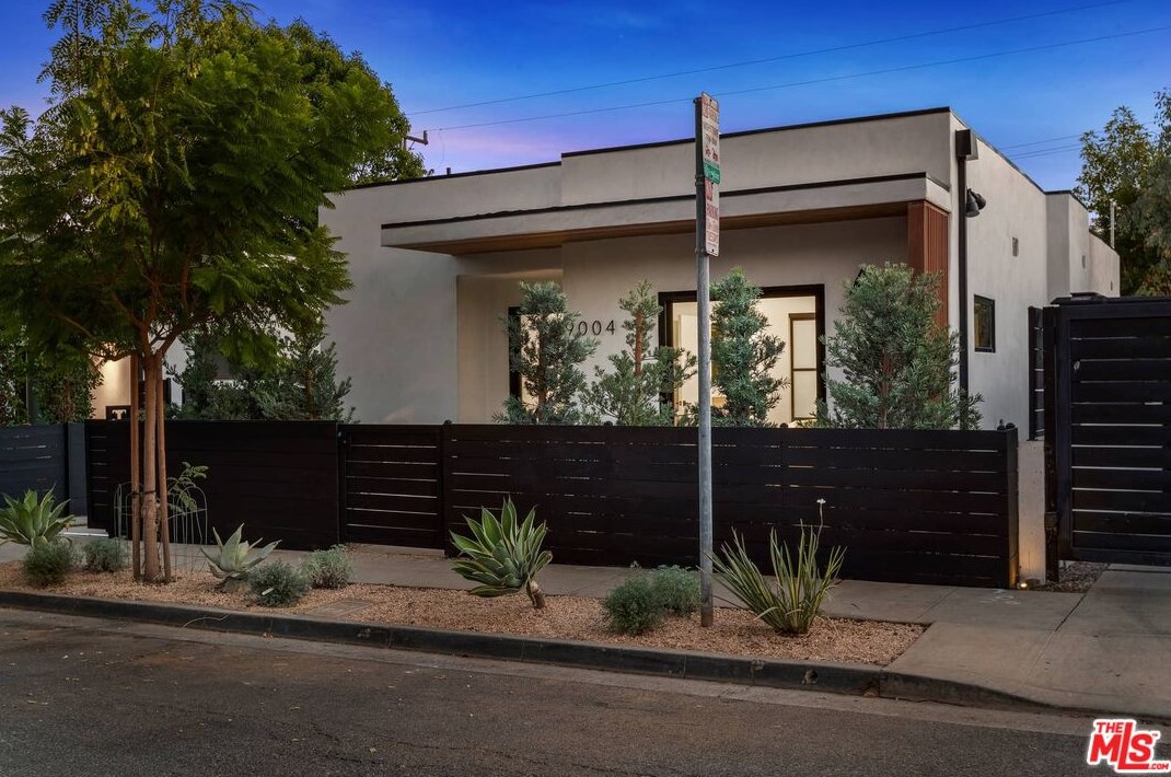 9004 Dicks St, Los Angeles CA  90069-4809 exterior